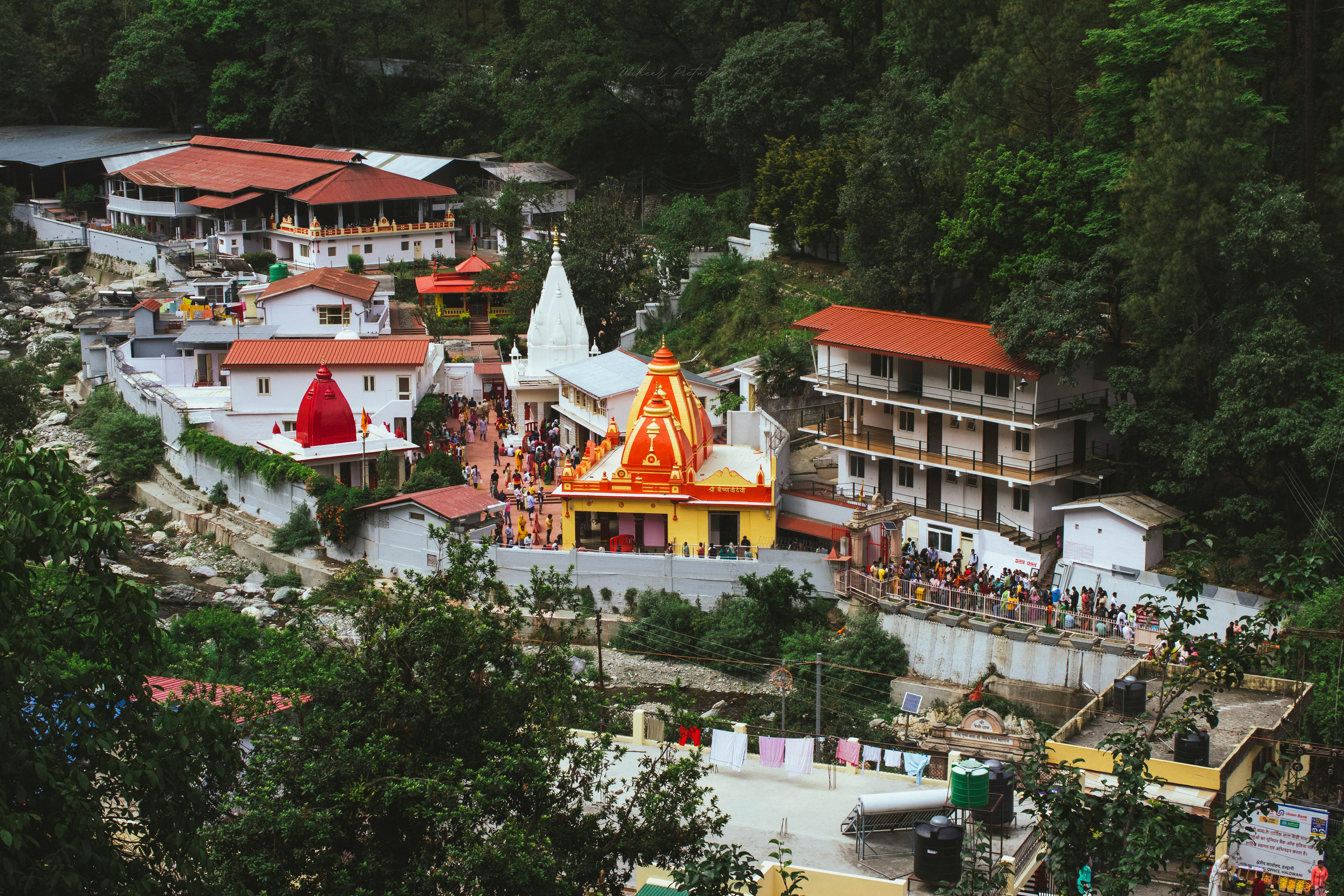 Kainchi Dham SUV